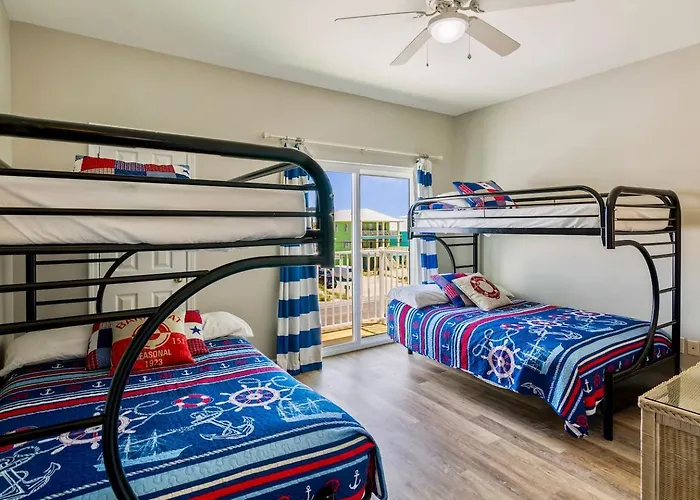 Beachfront Duplex Heated Pool Sleeps 27 Holiday home